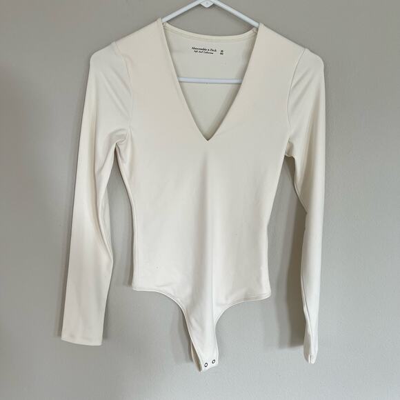 NWT Abercrombie & Fitch Cream Soft Collection Long Sleeve V-Neck Bodysuit (XS) - Picture 1 of 7